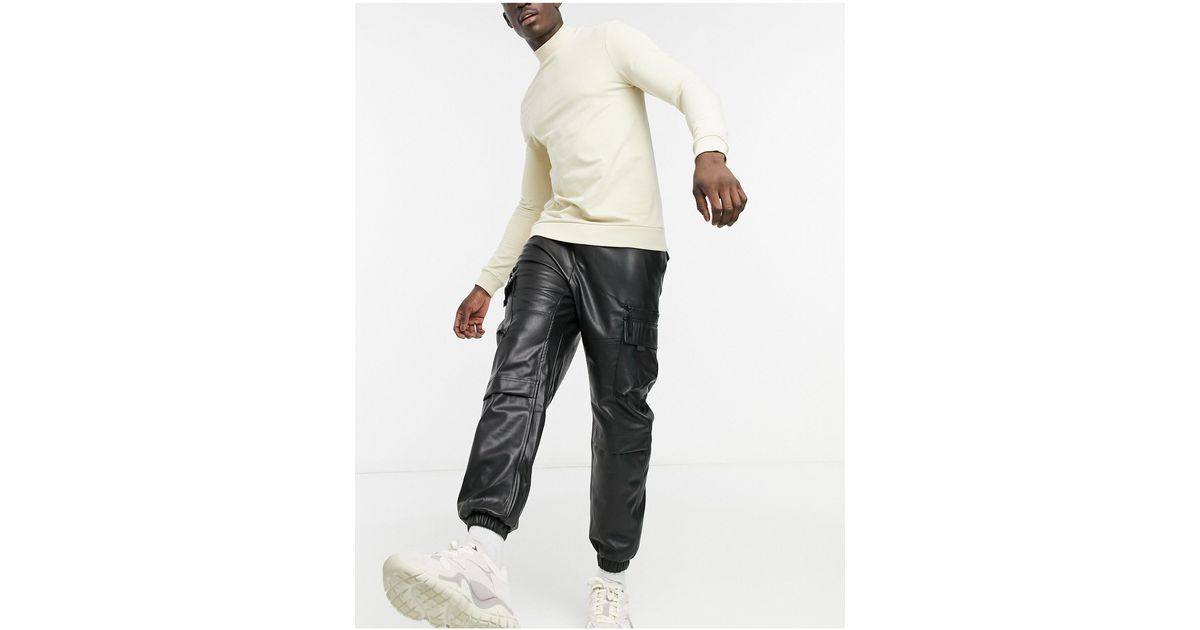 Jogging simili cuir bershka hotsell