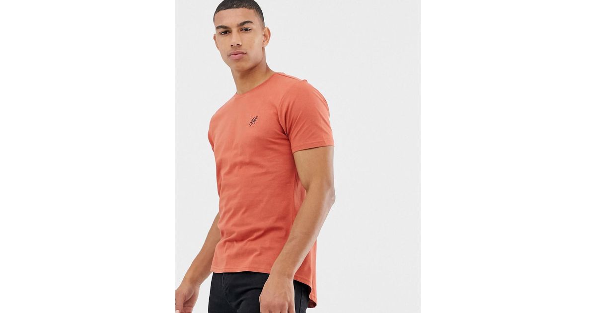 muscle fit curved hem shirt