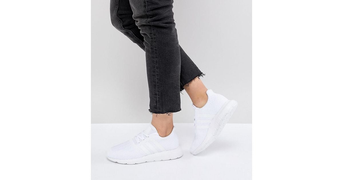 adidas Originals Swift Run Sneakers In Triple White | Lyst