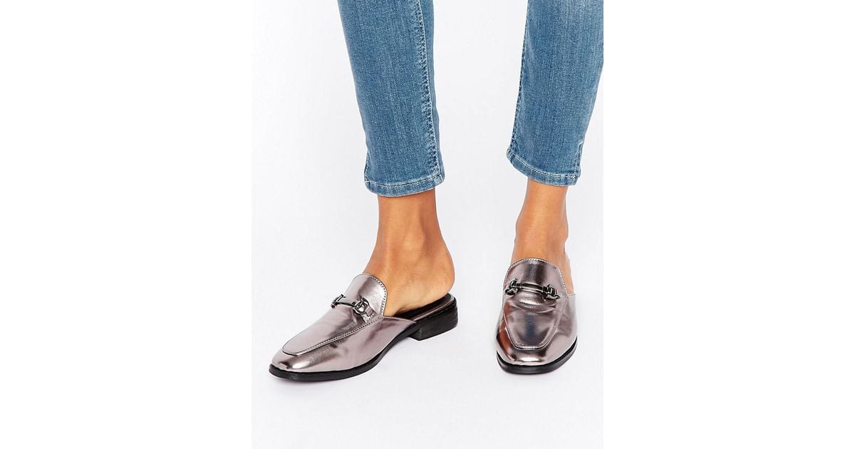 backless loafers