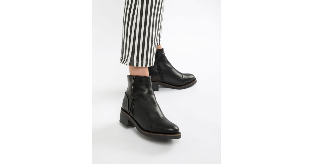ALDO Leather Flat Ankle Boots in Black 