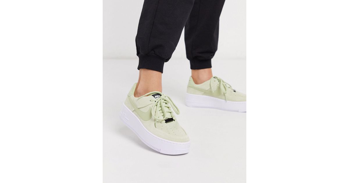Air Force Sage Baskets en daim Nike en coloris Vert Lyst