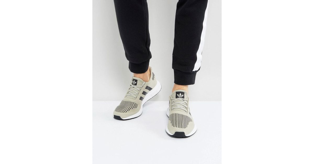 swift run sneaker black