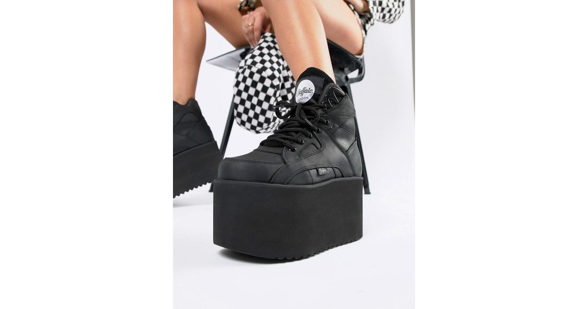 Zapatillas de deporte negras con plataforma plana extrema clásica London  Buffalo de Cuero de color Negro | Lyst