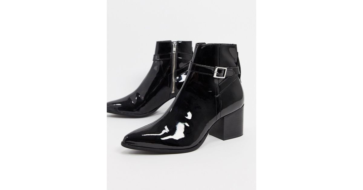 pointed heeled chelsea boots
