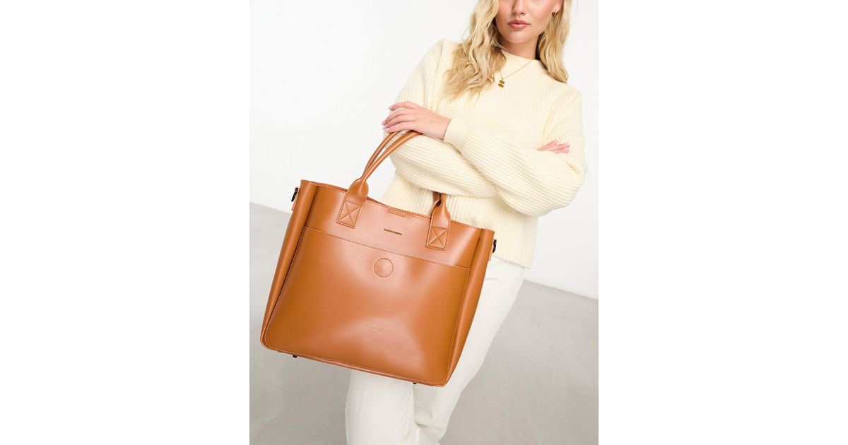 Shop Claudia Canova Women's Black Shoulder Bags up to 75% Off | DealDoodle