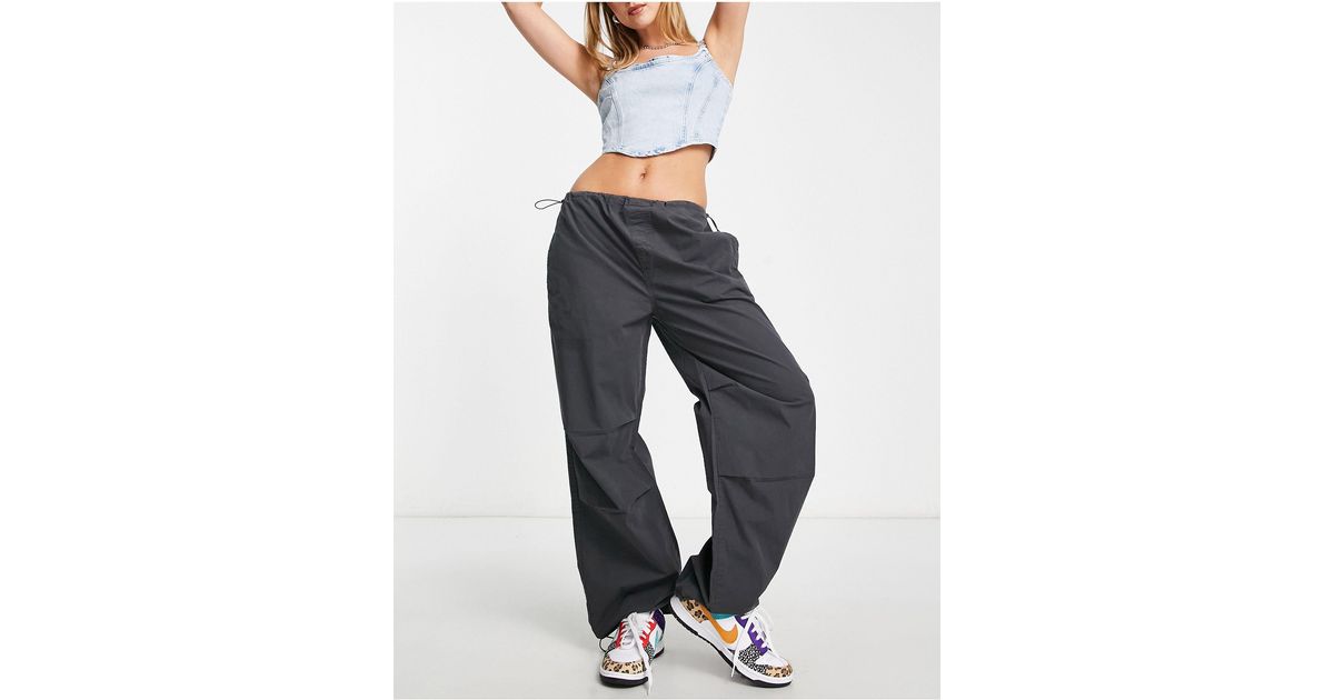 stradivarius parachute