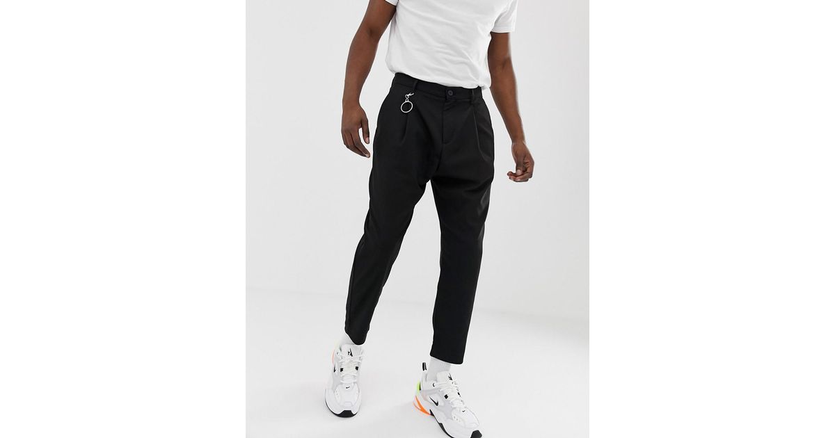 black carrot fit trousers
