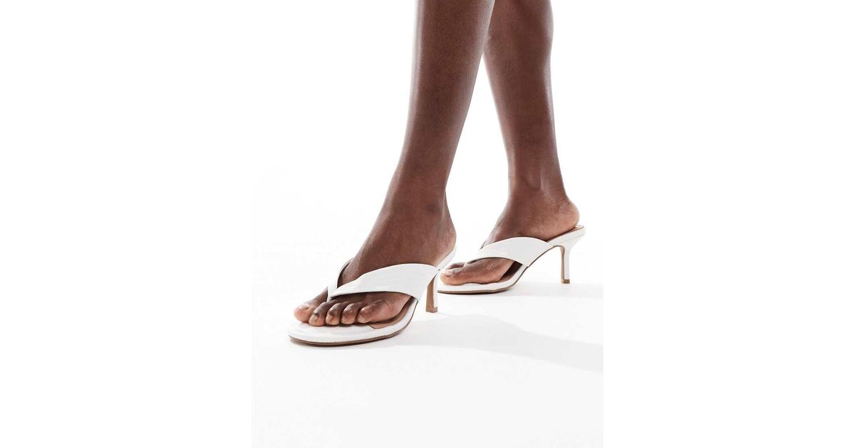 New Look Toe Post Heeled Sandals in Brown | Lyst UK