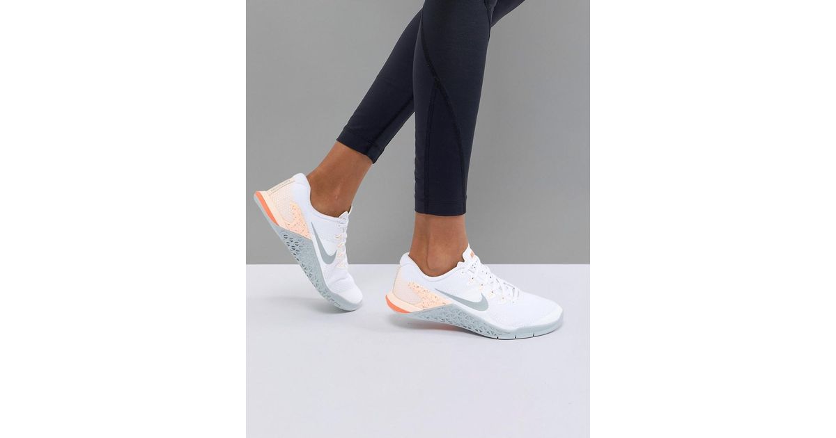 nike metcon trainers white and peach
