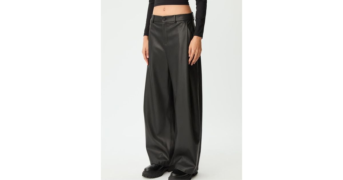 Stradivarius Wide-leg Leather Effect Trousers in Black Lyst UK