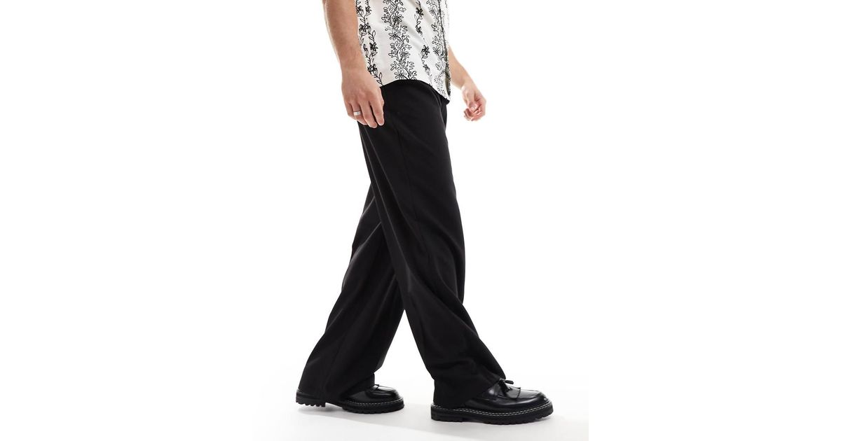Collusion Relaxed Wide Leg Tailored Trousers in Black for Men