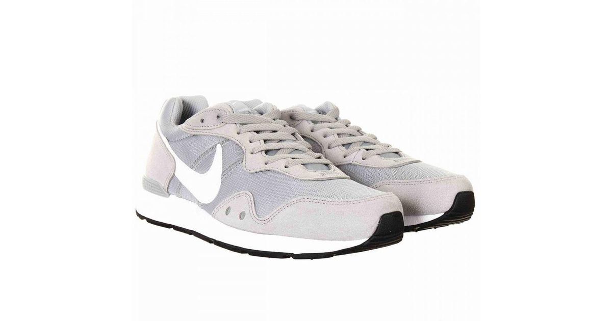 nike venture grey