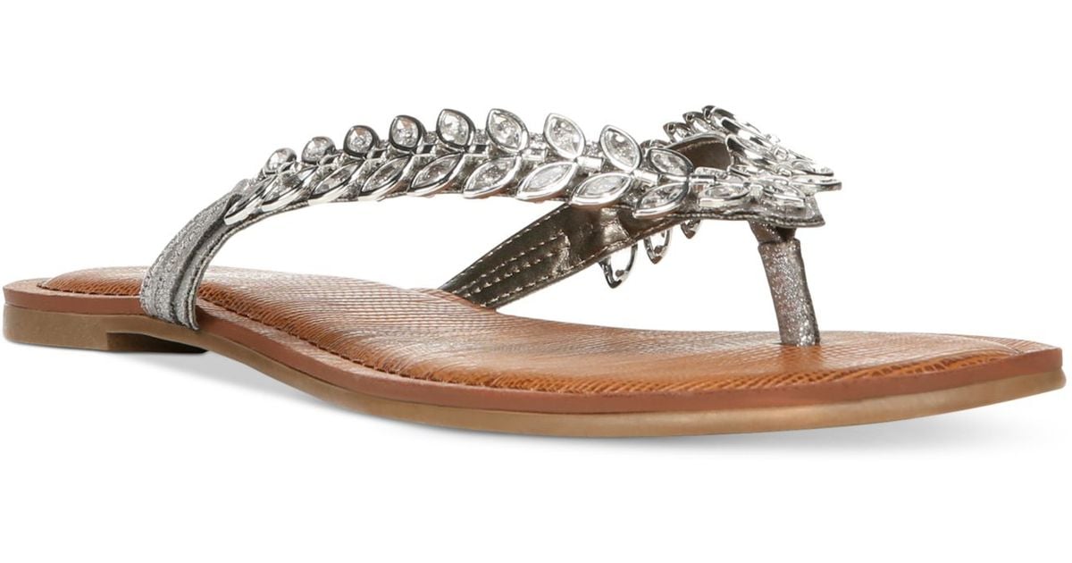 Carlos By Carlos Santana Heron Jeweled Thong Sandals in Metallic | Lyst