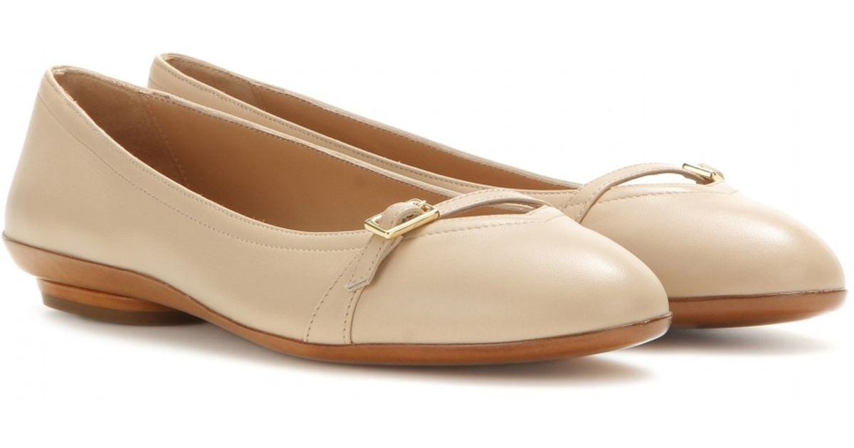 Ferragamo Audrey Flats Shop, 54% OFF | www.elmuro.es