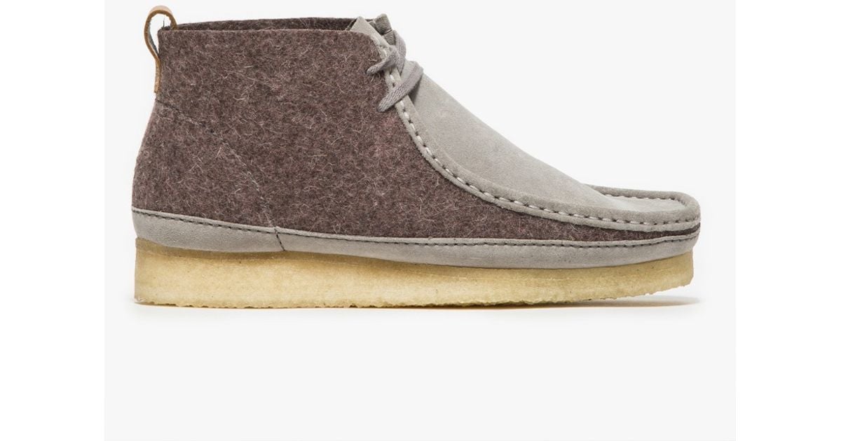 grey wallabee clarks