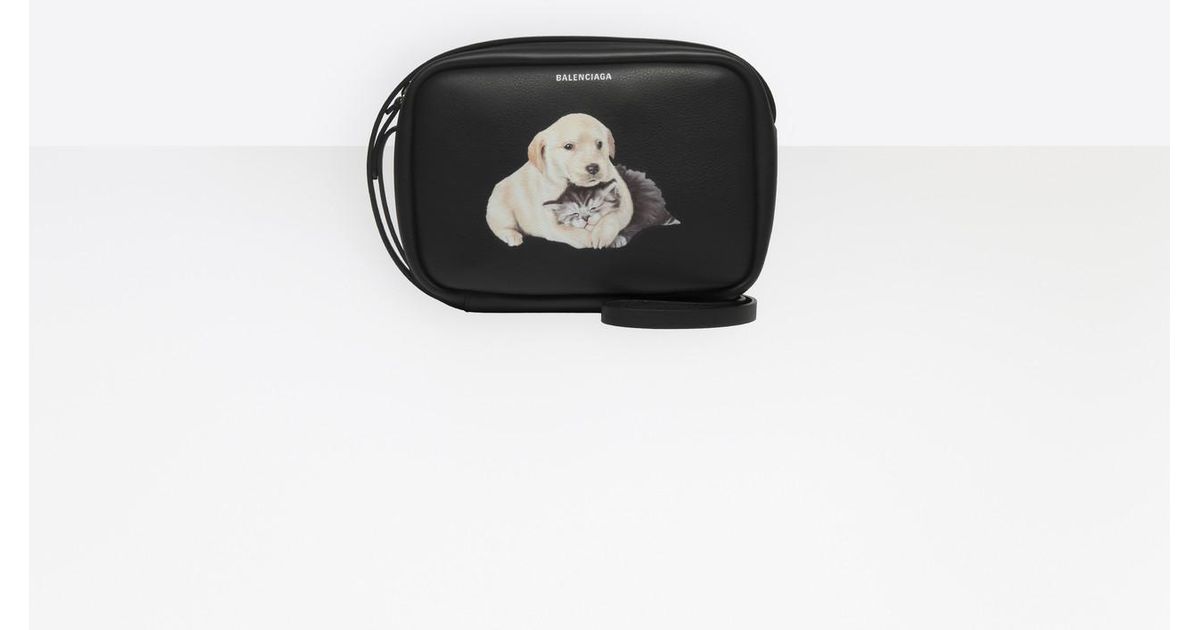 balenciaga puppy bag