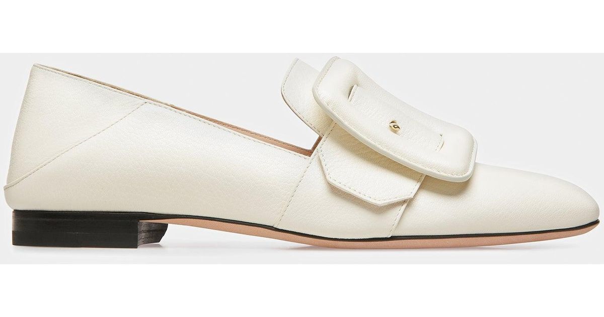 Bally Janelle Leather Loafers In Bone in Natural | Lyst