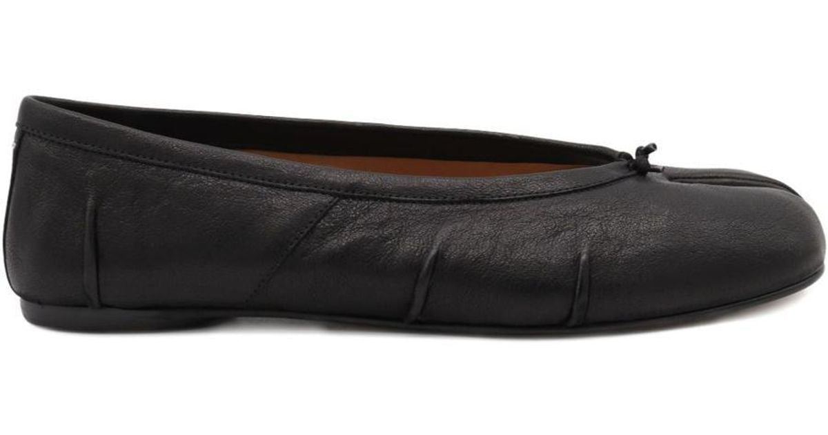 Maison Margiela Flat Shoes in Black | Lyst