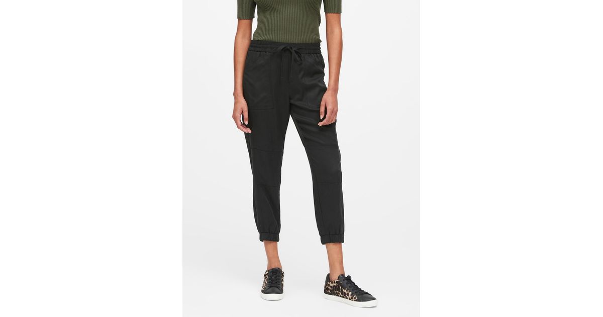 banana republic jogger pants