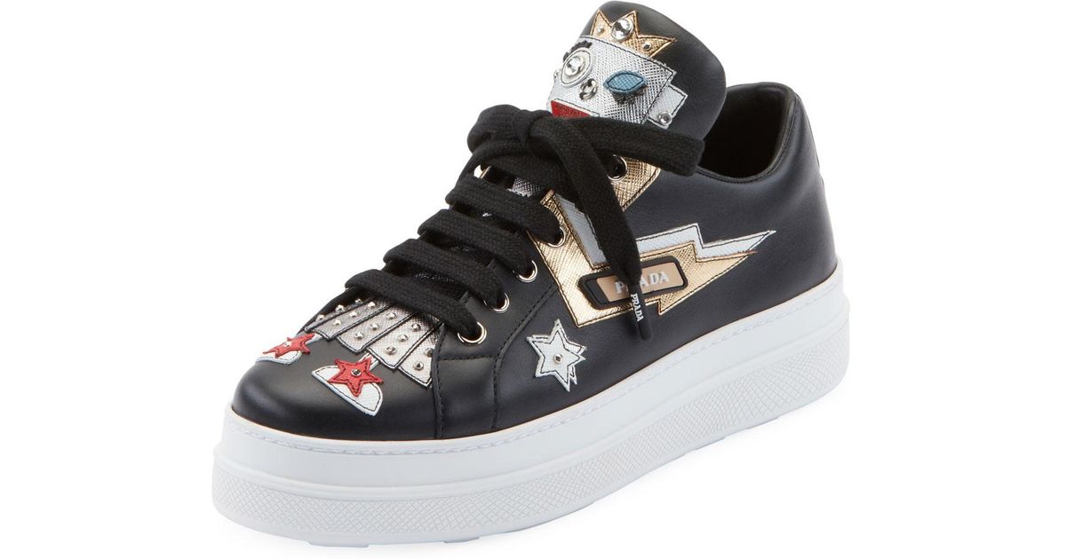 tennis shoes with star on side
