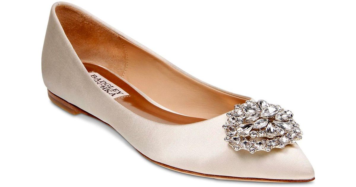 badgley mischka ivory flats