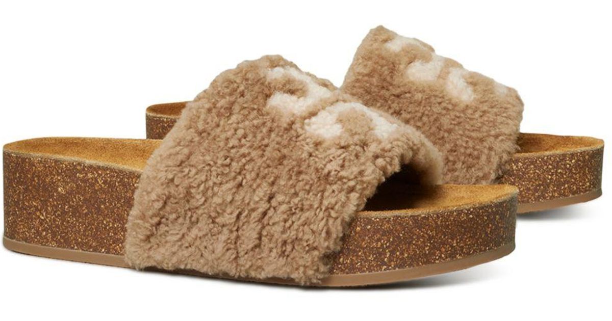 Tory Burch Double T Shearling Flatform Slide Sandals in Brown | Lyst