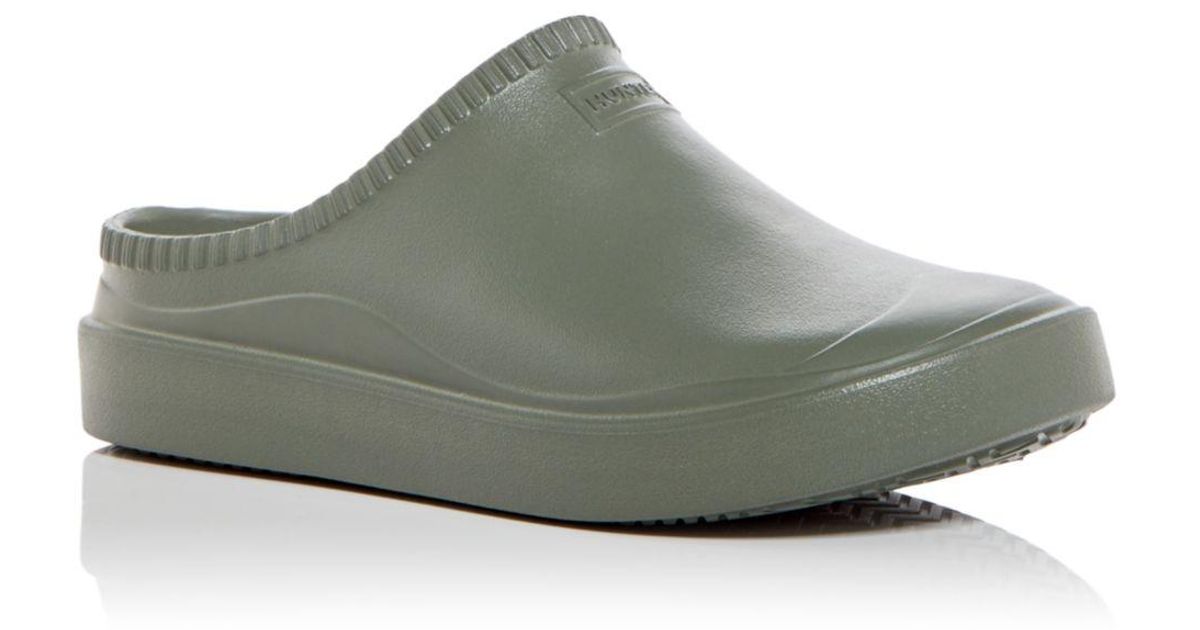 HUNTER Uni Clogs in Green Lyst