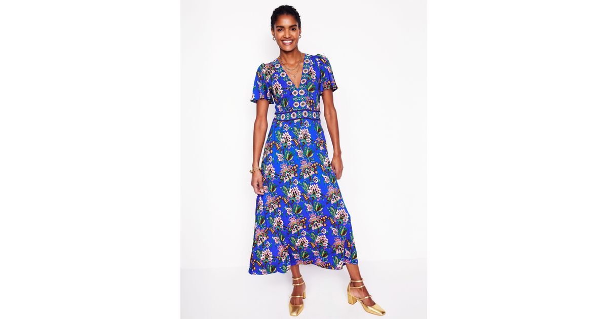 Boden Flutter Jersey Maxi Dress Ivory, Diamond Terrace in Blue | Lyst UK