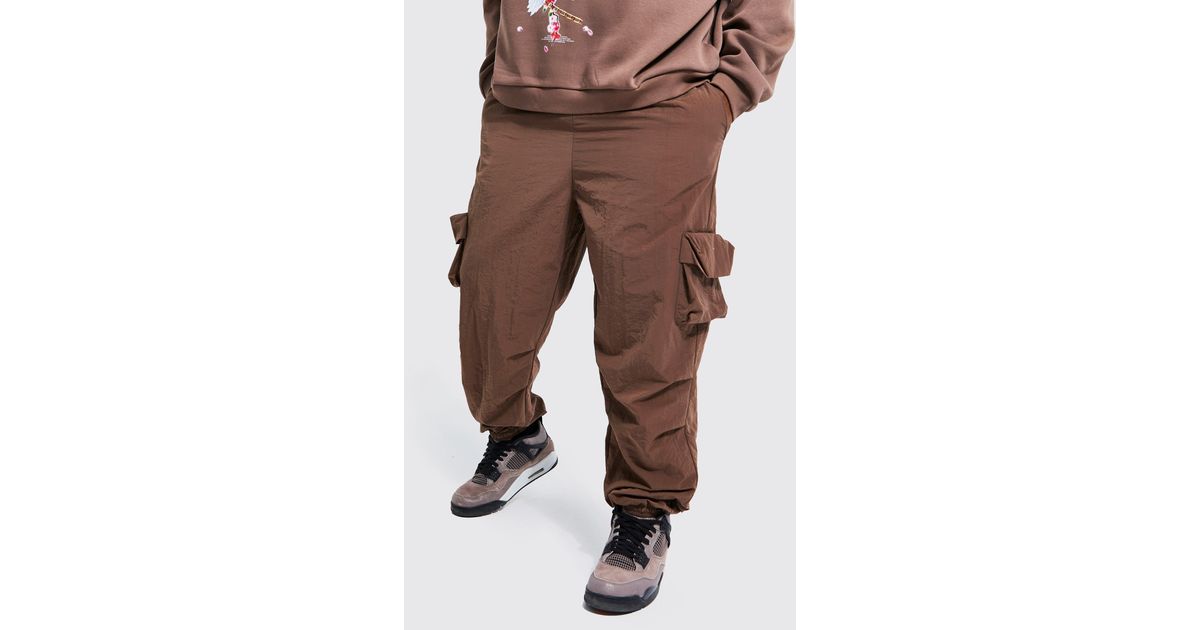 BoohooMAN Synthetic Plus Baggy Fit Crinkle Nylon Cargo Pants in Brown