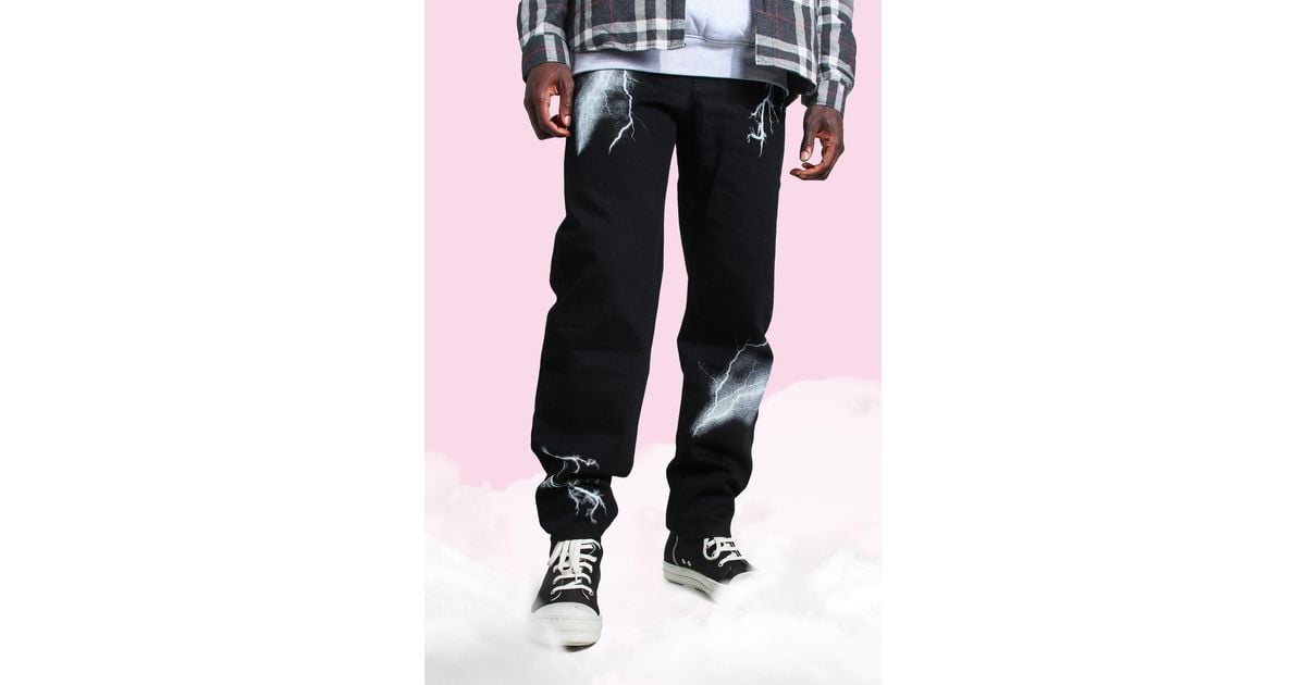 BoohooMAN Relaxed-Fit Jeans mit Blitz-Print in Schwarz für Herren | Lyst DE