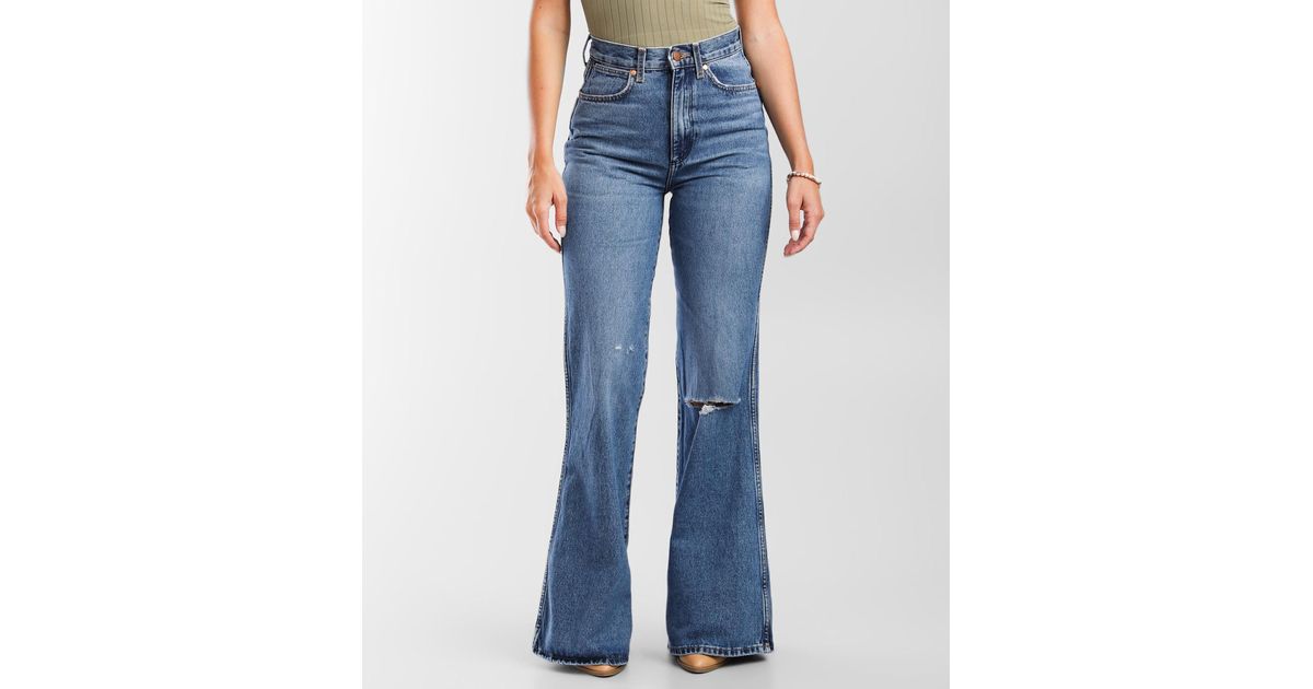Wrangler Wanderer High Rise Flare Jean in Blue Lyst