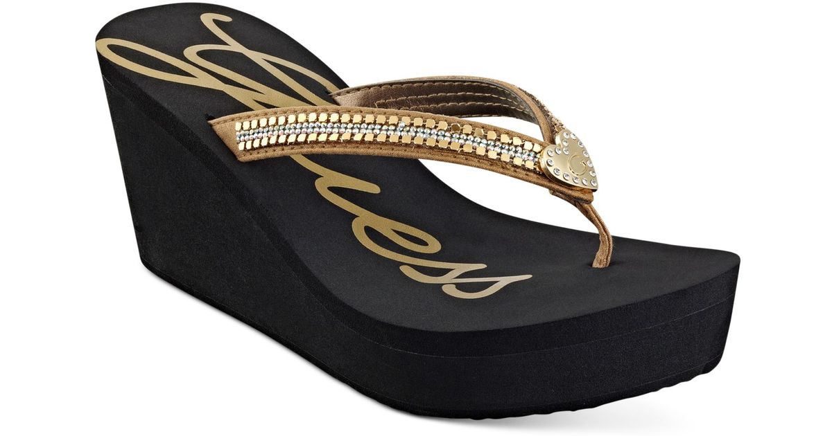 Guess Women's Stefana Wedge Flipflop Sandals in Black (Gold) Save 11