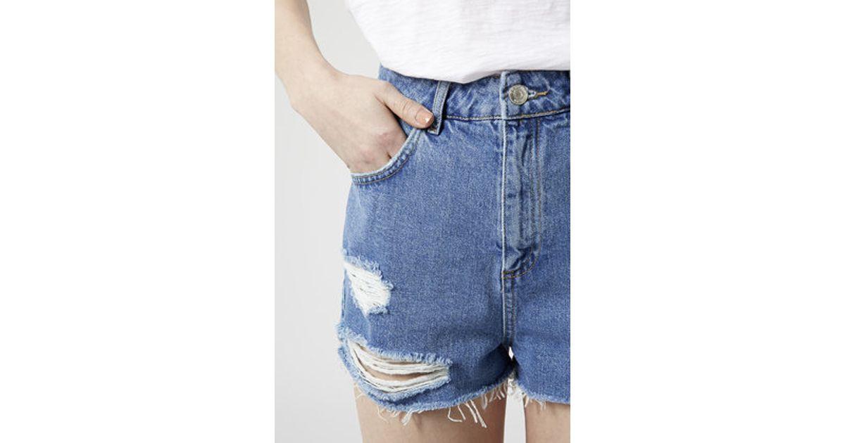 TOPSHOP Moto Vintage Ripped Mom Shorts in Bleach Stone (Blue) - Lyst