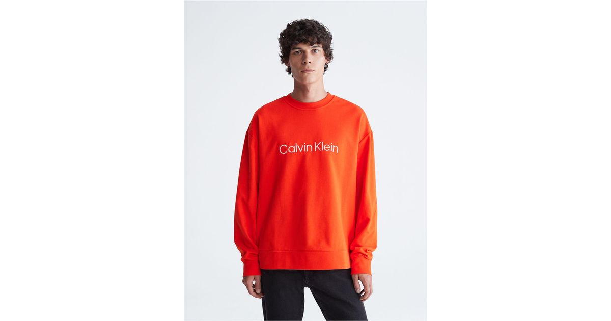 Calvin Klein Relaxed Fit Standard Logo Crewneck Sweatshirt in Red for Men |  Lyst
