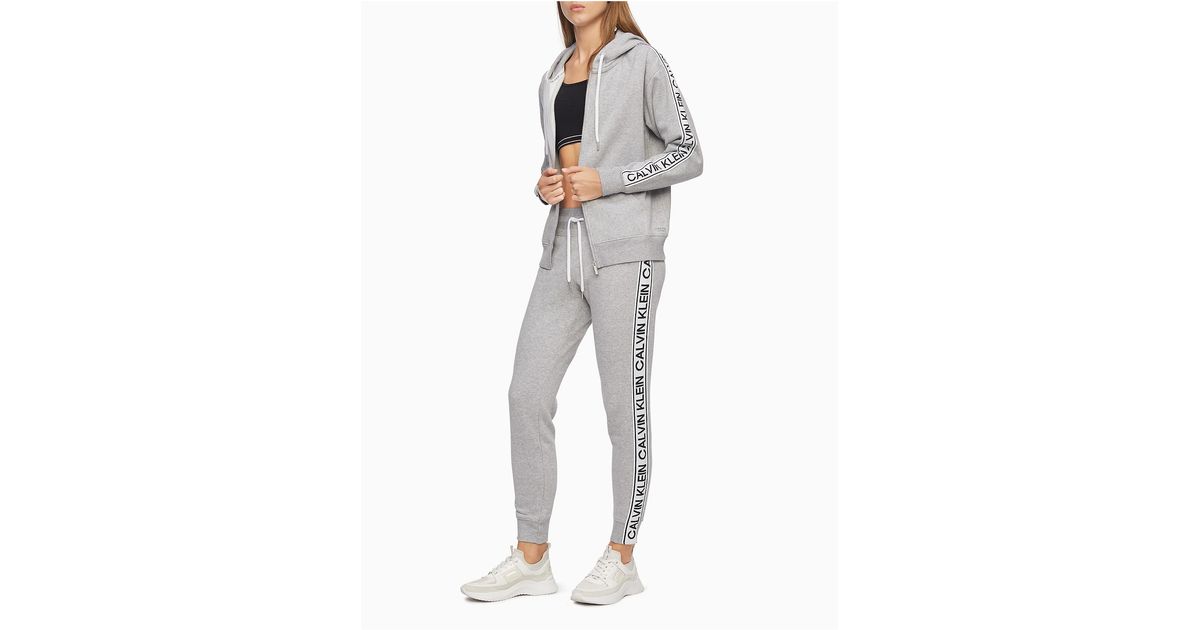 performance oversized logo drawstring joggers
