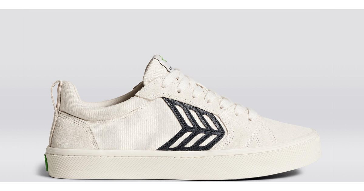 cariuma white canvas