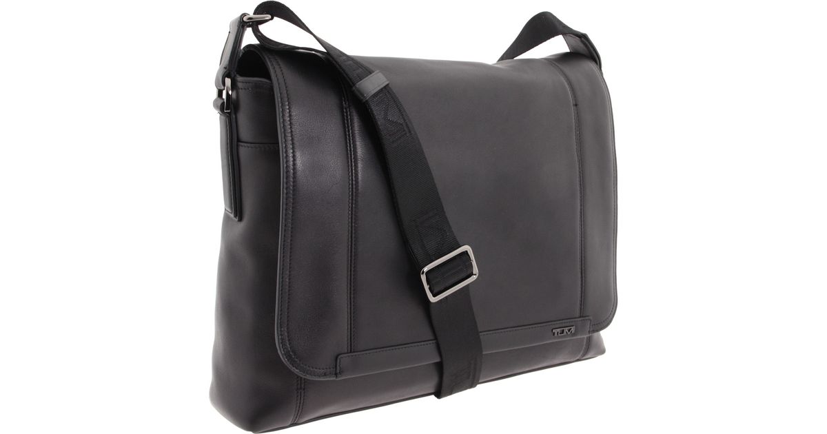 tumi messenger