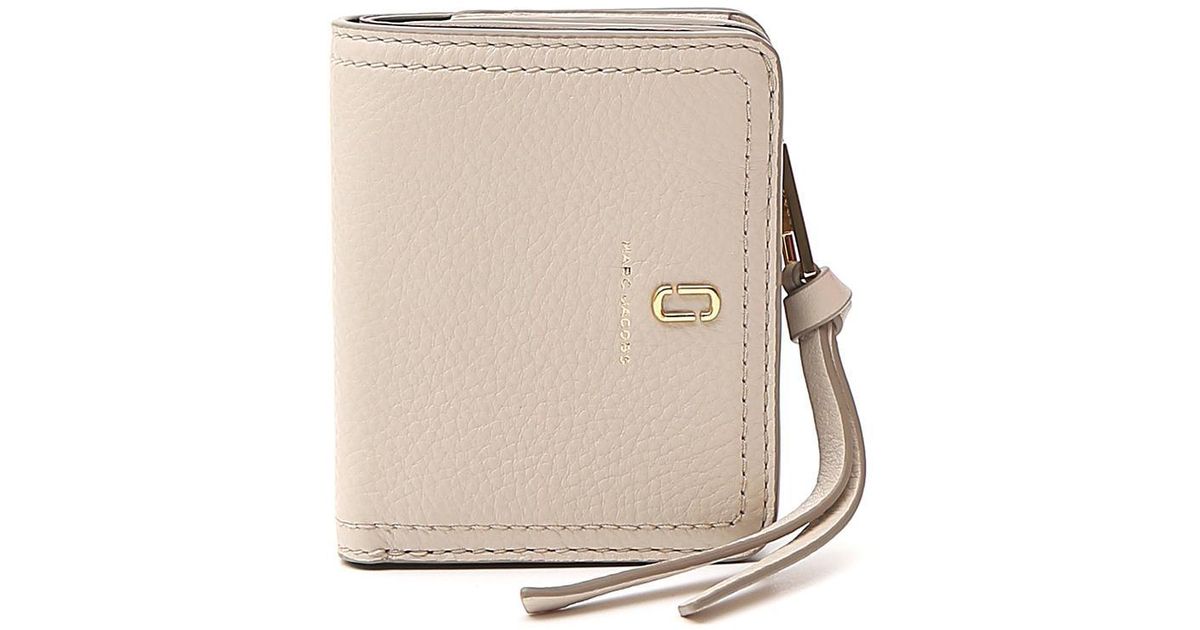 Marc Jacobs Leather The Softshot Mini Compact Wallet in Beige 