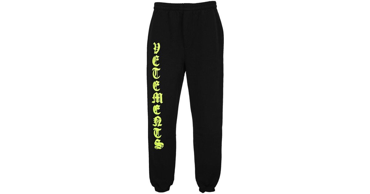 Vetements Gothic Logo Printed Sweatpants in Black | Lyst