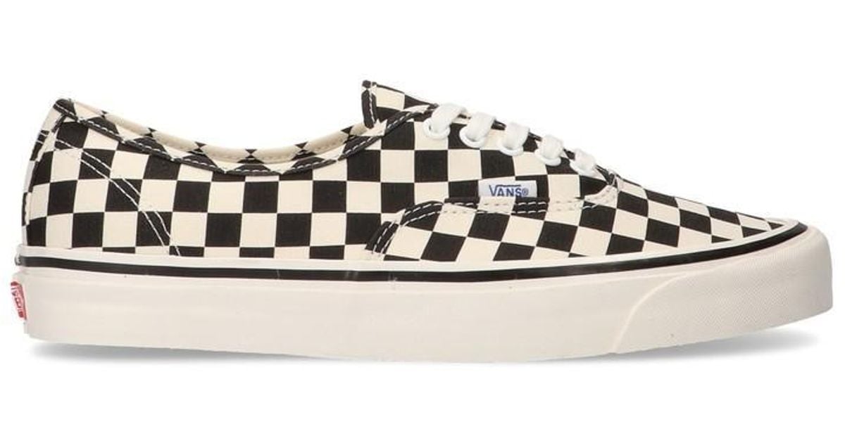 vans low checkered