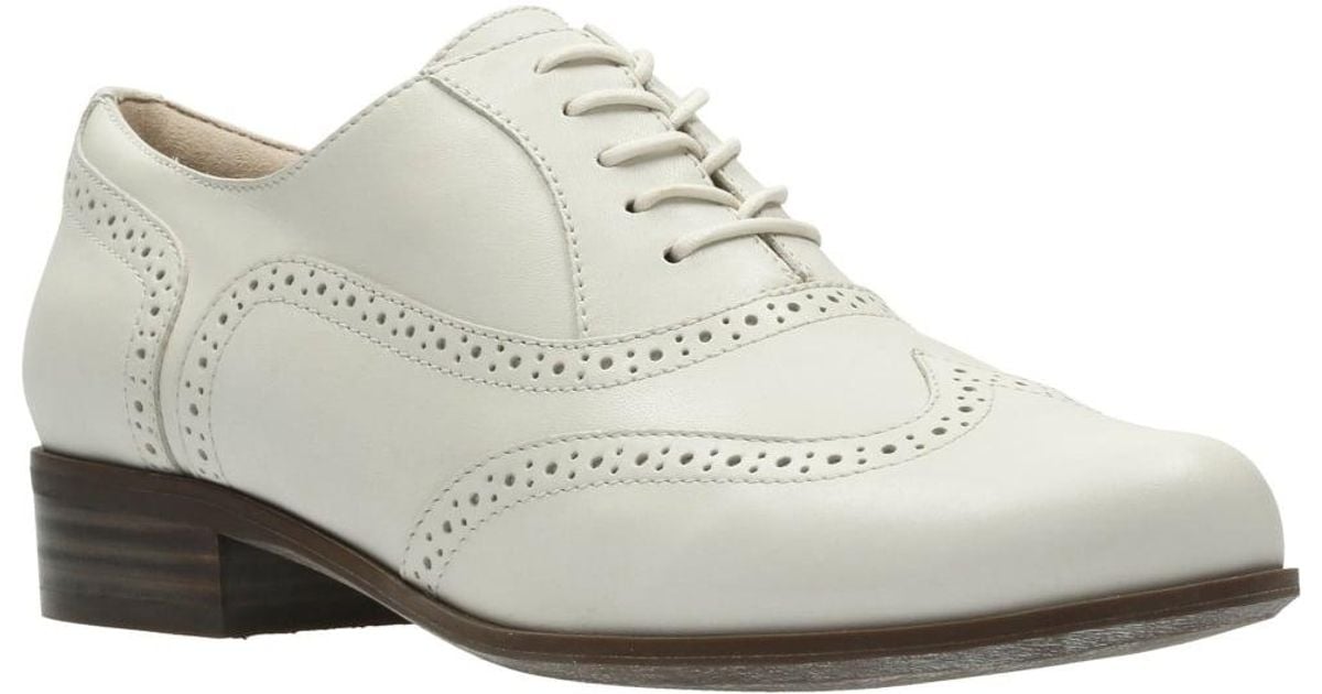 womens clarks brogues