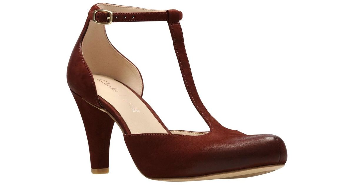 clarks wide heels