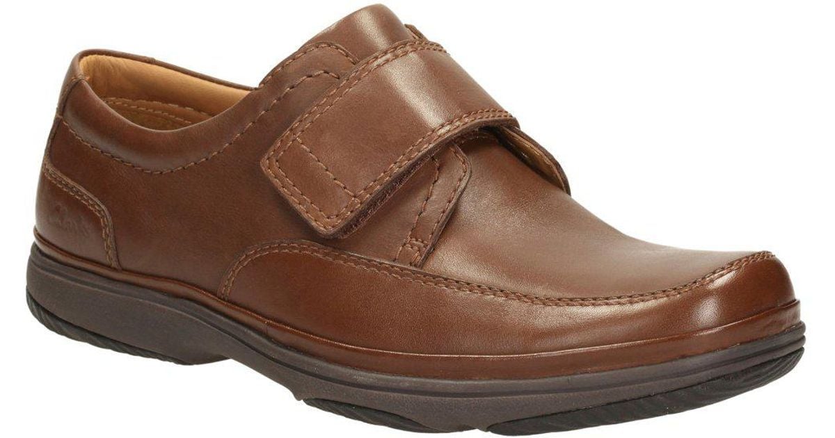 clarks men's swift turn shoes