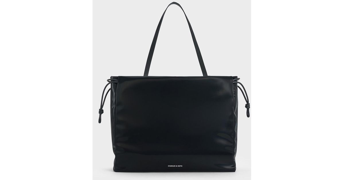 CHARLES&KEITH Mini Bethel Ruched Drawstring Tote Bag/送料込 Black Mini Bethel Crinkle-Effect Ruched Drawstring Tote Bag