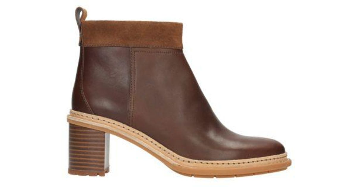 clarks trace shine boots