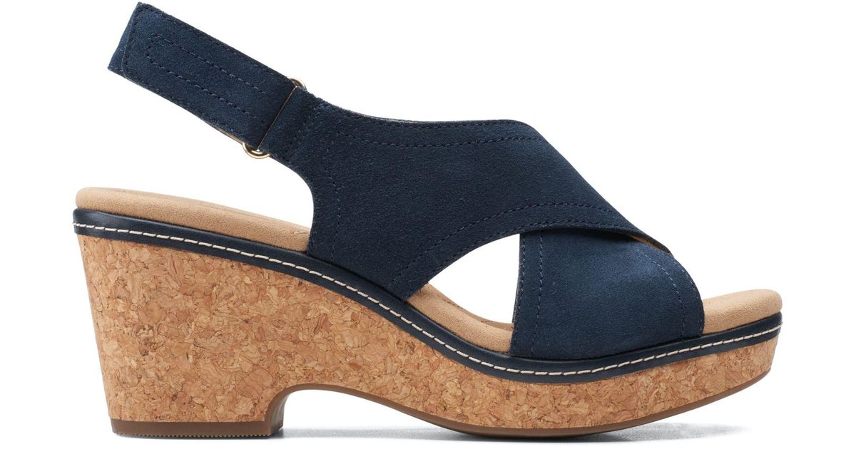 Giselle Cove Daim Clarks en coloris Bleu Femme Chaussures Chaussures à talons Sandales compensées 