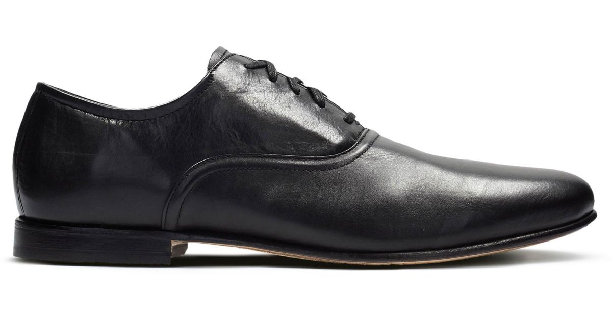 Clarks Form Lace in Black Leather 