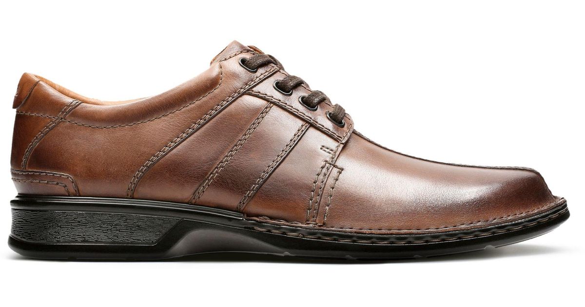clarks touareg vibe