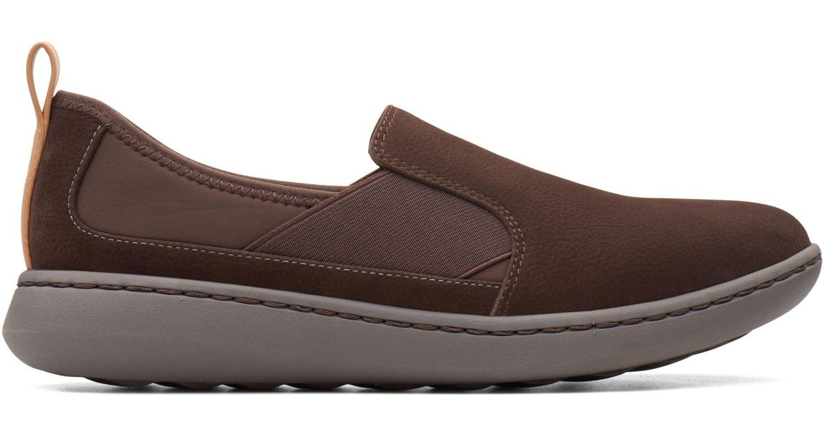 clarks step move jump